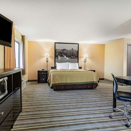 Super 8 By Wyndham Iowa Falls Экстерьер фото
