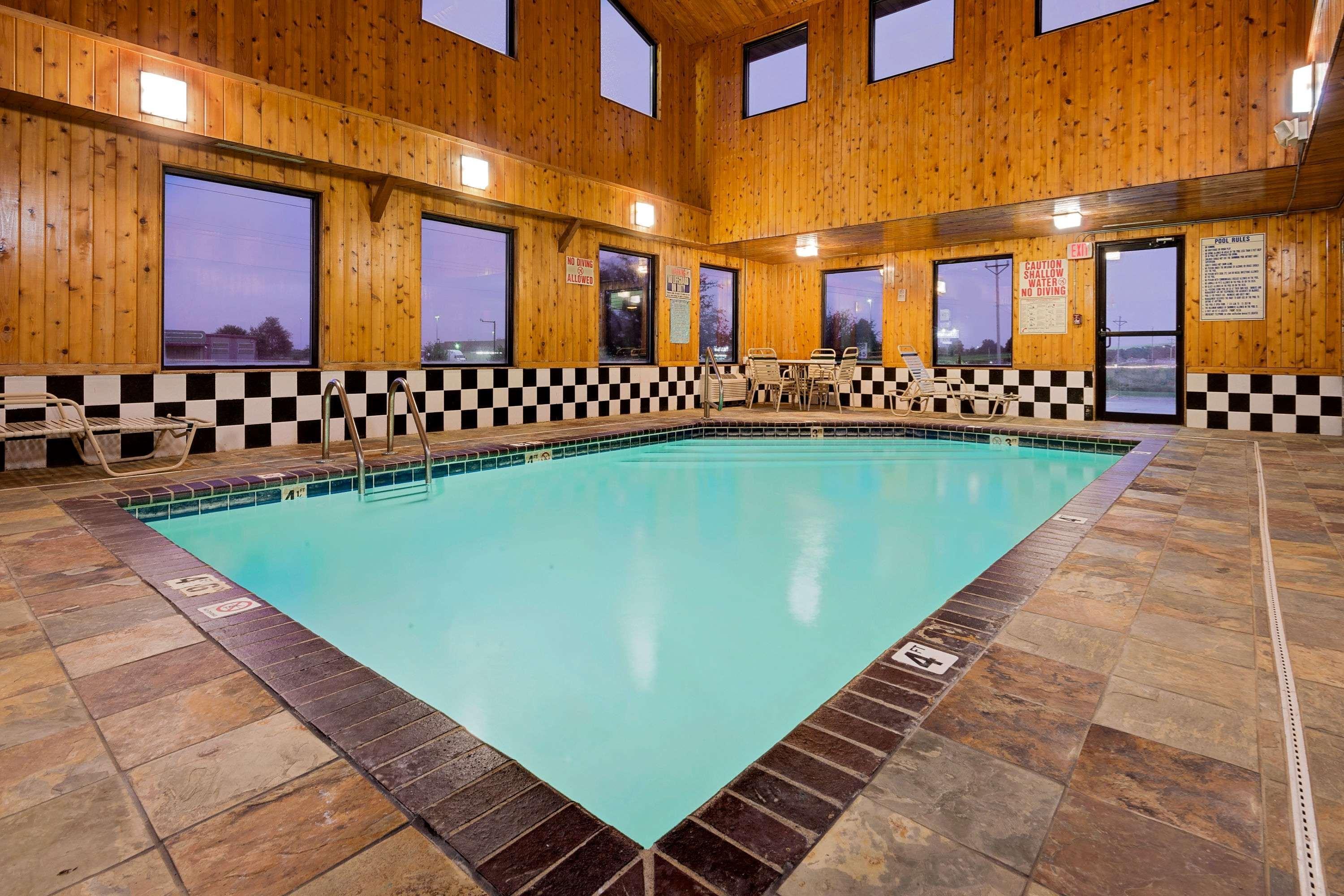 Super 8 By Wyndham Iowa Falls Экстерьер фото