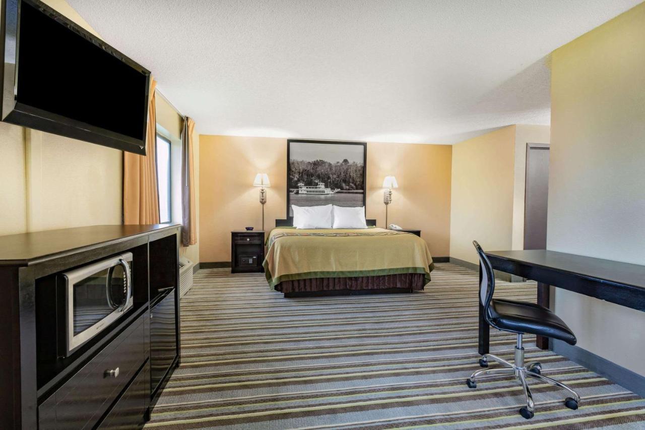 Super 8 By Wyndham Iowa Falls Экстерьер фото